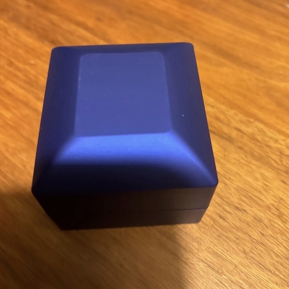 LED BLUE Proposal Ring Box for Wedding, Engagement - Luxury Jewelry Gift - Picture 3 of 6